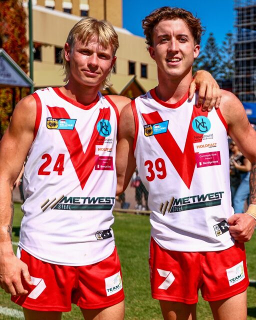 The boys seemed happy to be home 🏠