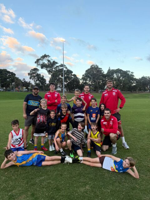 COMMUNITY WEEK ❤️🤍
One of our absolute favourite events on the annual calendar 🙌
Over the past week, our players have loved visiting our local Clubs, meeting the next generation of Bulldogs and sharing their passion for footy.
A sincere thank you to every Club, volunteer, parent and player who made us feel so welcome ❤️