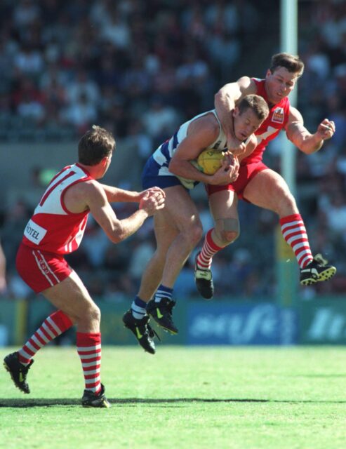BULLDOG BLOODLINES ON SHOWSouth Fremantle Hall of Famers and 1997 Premiership heroes Peter Worsfold and Brad Bootsma both have young Bulldogs making their debut this weekend.Jack Worsfold will don the iconic red V for our Colts, while Abbie Bootsma will make her debut in our Rogers Cup side.It’s a proud moment for two Bulldog families and another reminder of the strong connection between generations at South Fremantle.